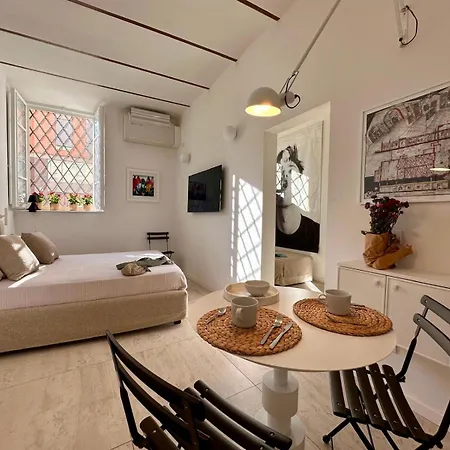 Lamia Casa * Rome
